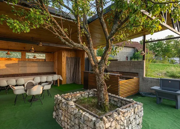 Natalijina Ramonda Villa *